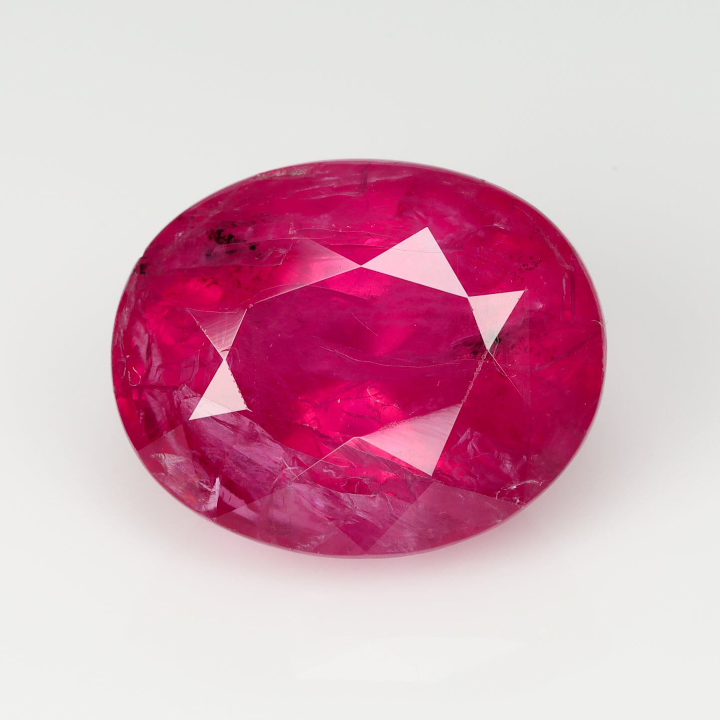 5.23 cts, Vivid pink Mahenge oval spinel