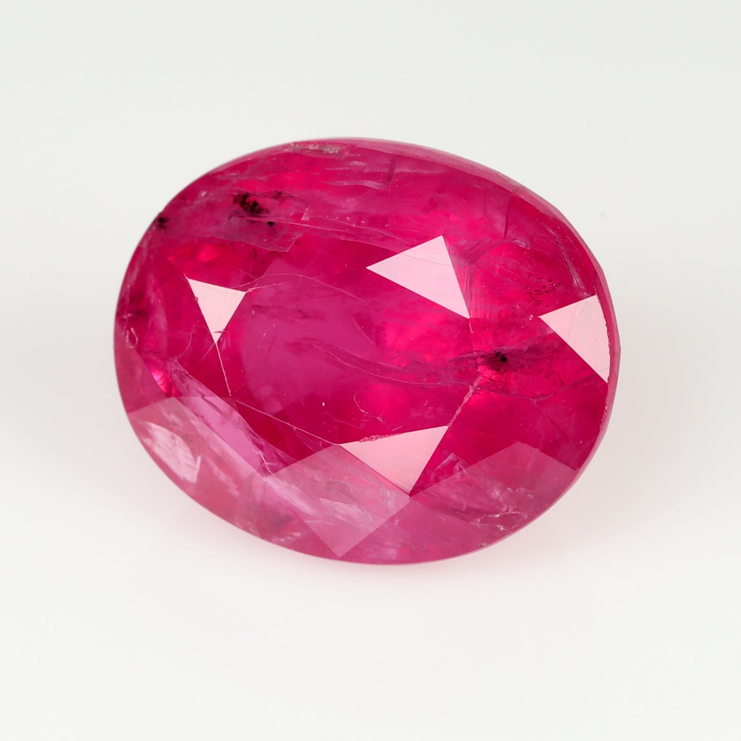 5.23 cts, Vivid pink Mahenge oval spinel
