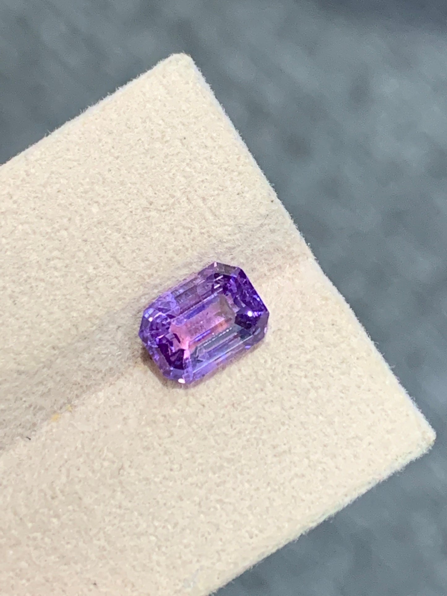 3.07 cts, Untreated pinkish purple sapphire with a GIA certificate