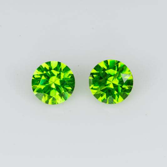 0.27 ct, Faceted vivid green russian demantoid pair