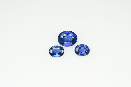 Faceted blue sapphire set