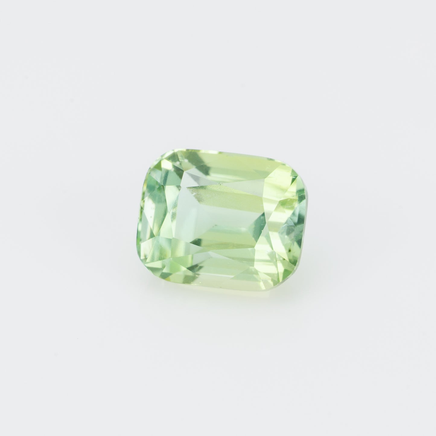 2 cts, Faceted mint green tourmaline