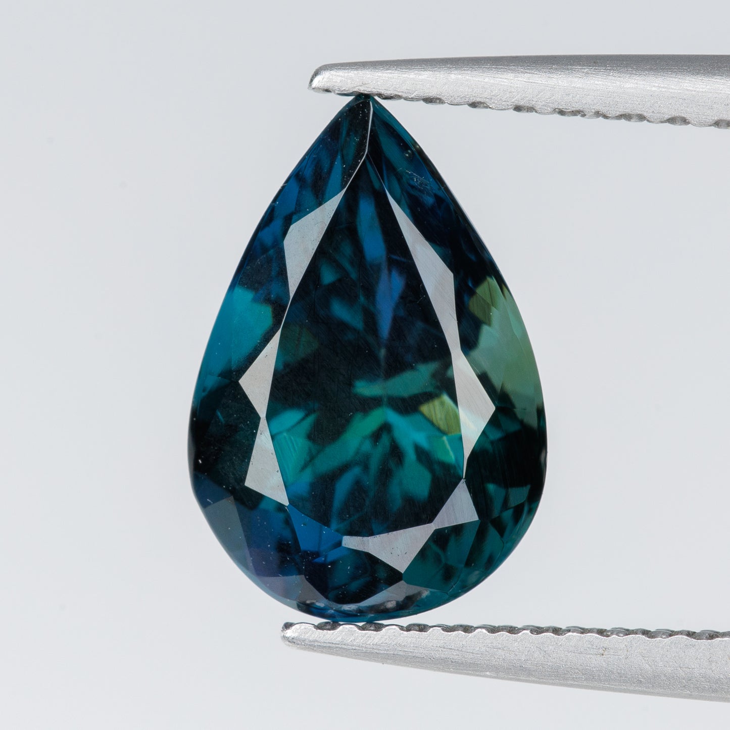 2.34 cts, Certified faceted unheated tanzanite