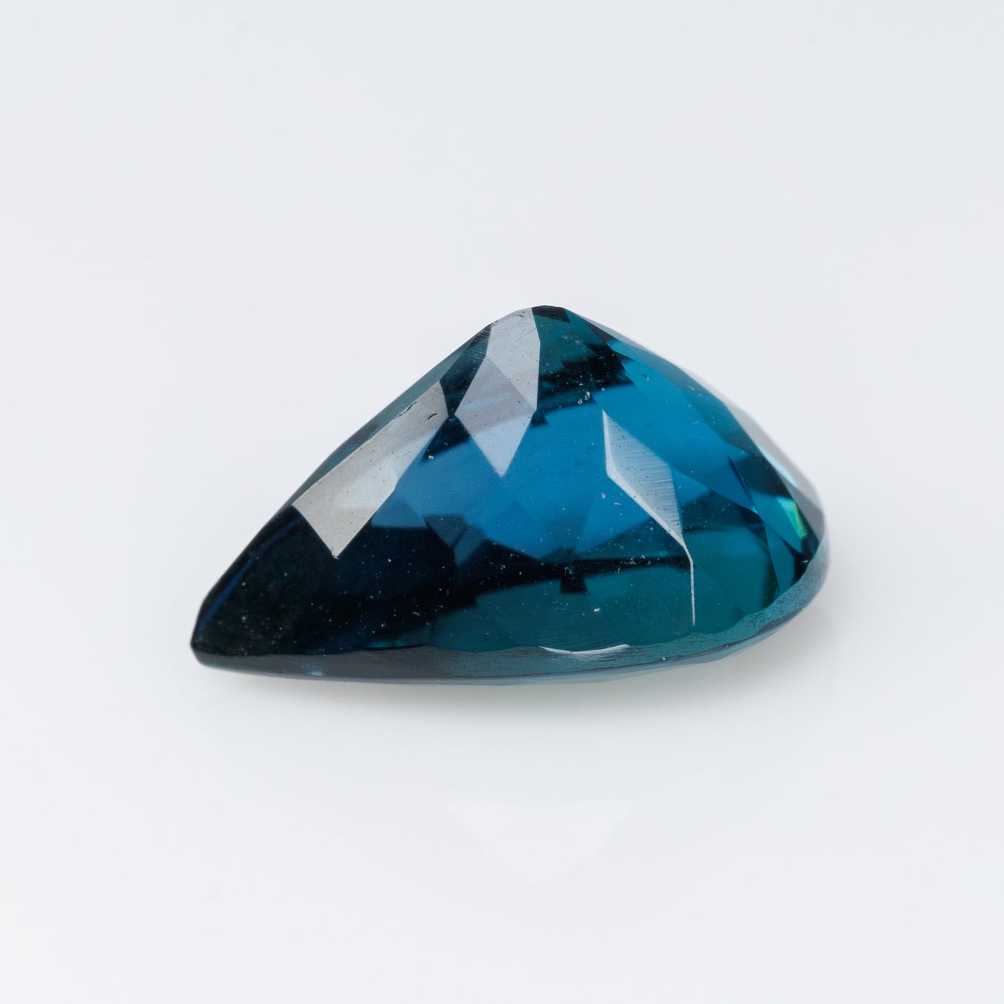 2.34 cts, Certified faceted unheated tanzanite