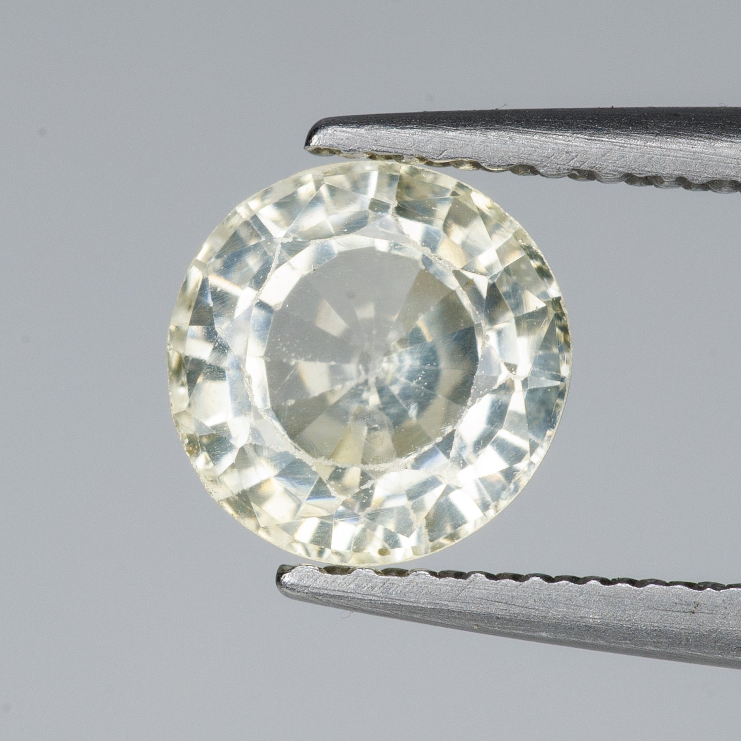 1.07 ct, Faceted yellow sapphire