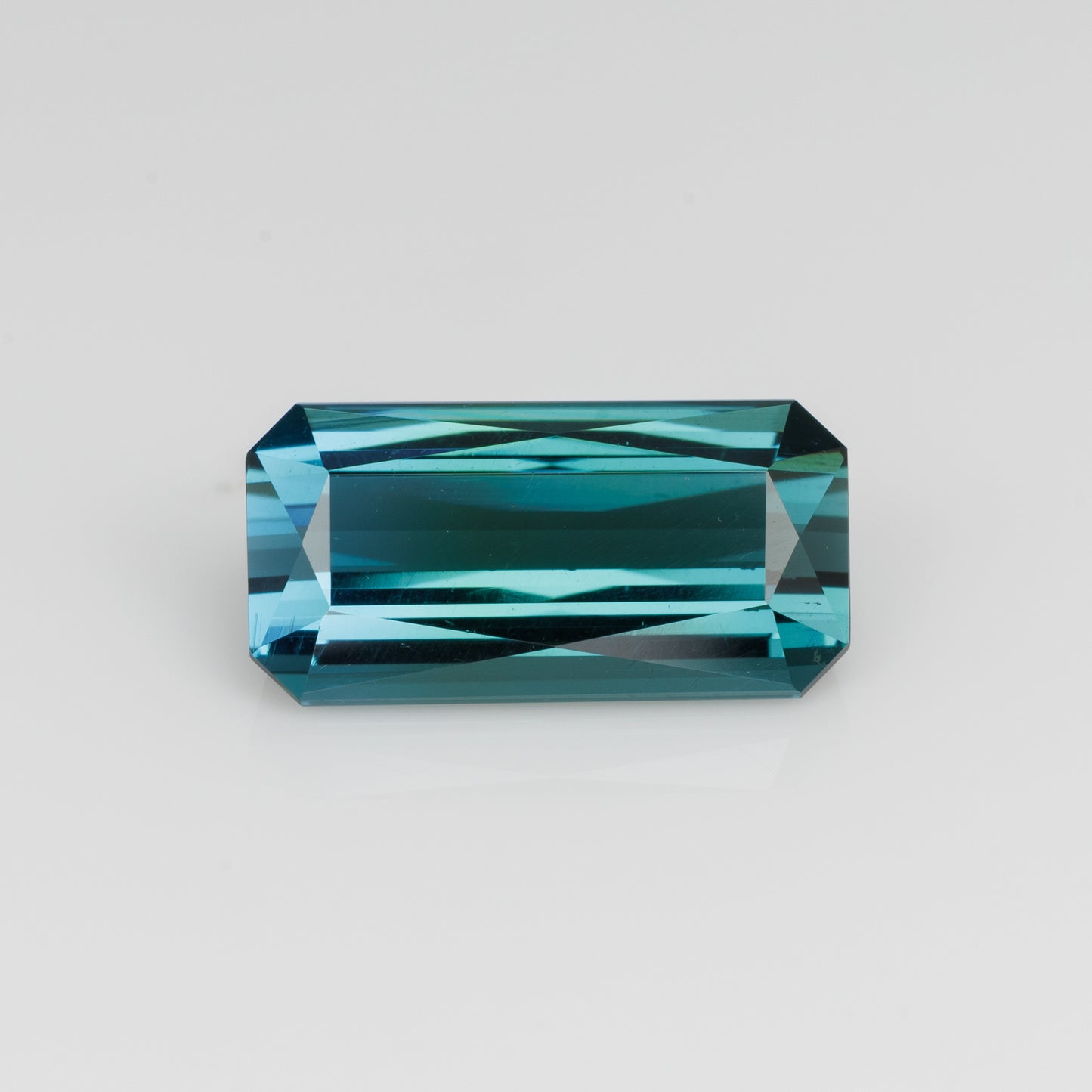 2.83 ct, Faceted bi-color tourmaline