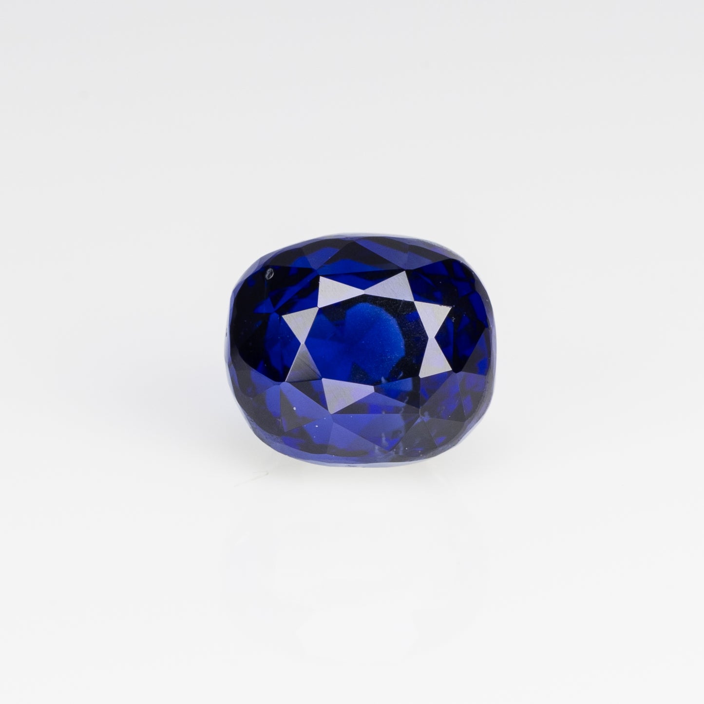 2.01 ct, Unique bi-color faceted sapphire