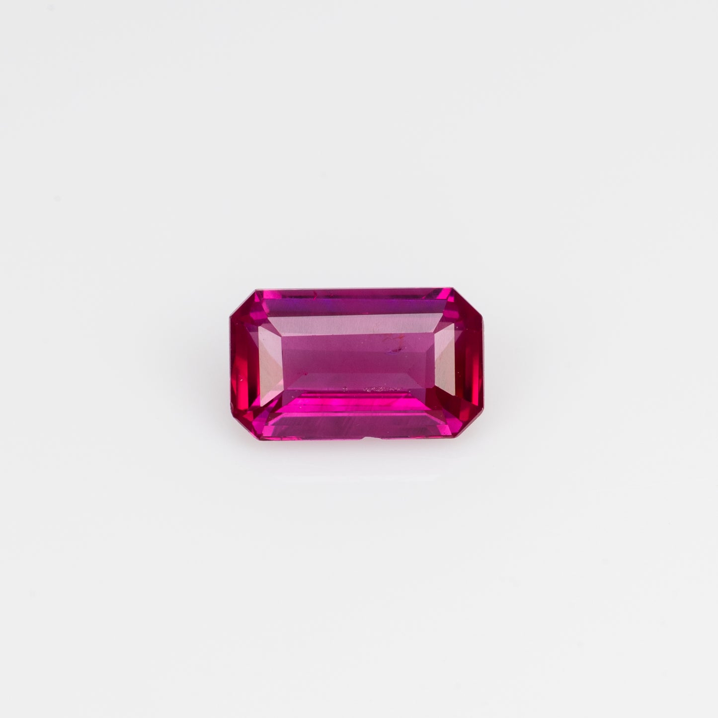 0.61 сt, Vivid red-pink unheated ruby