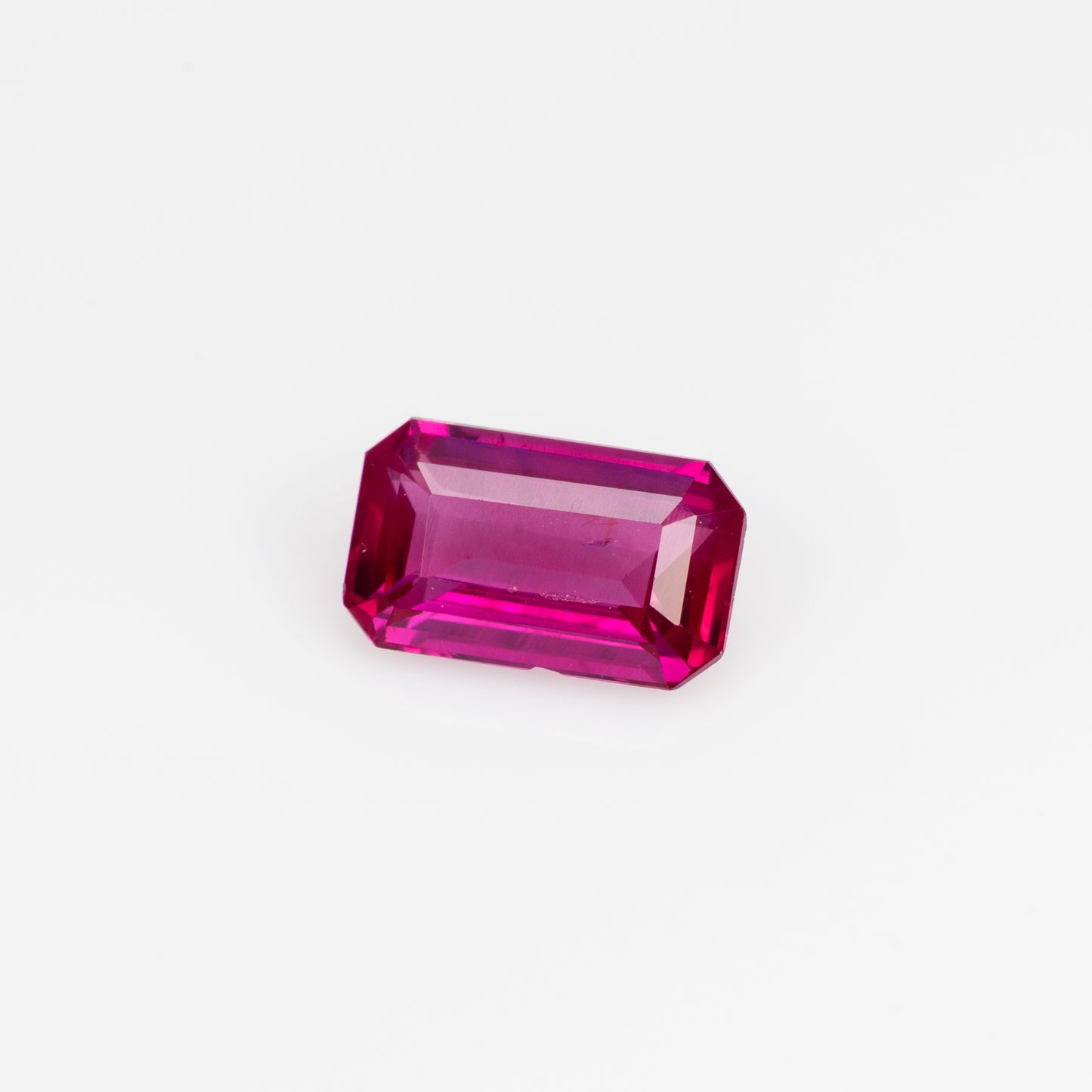 0.61 сt, Vivid red-pink unheated ruby