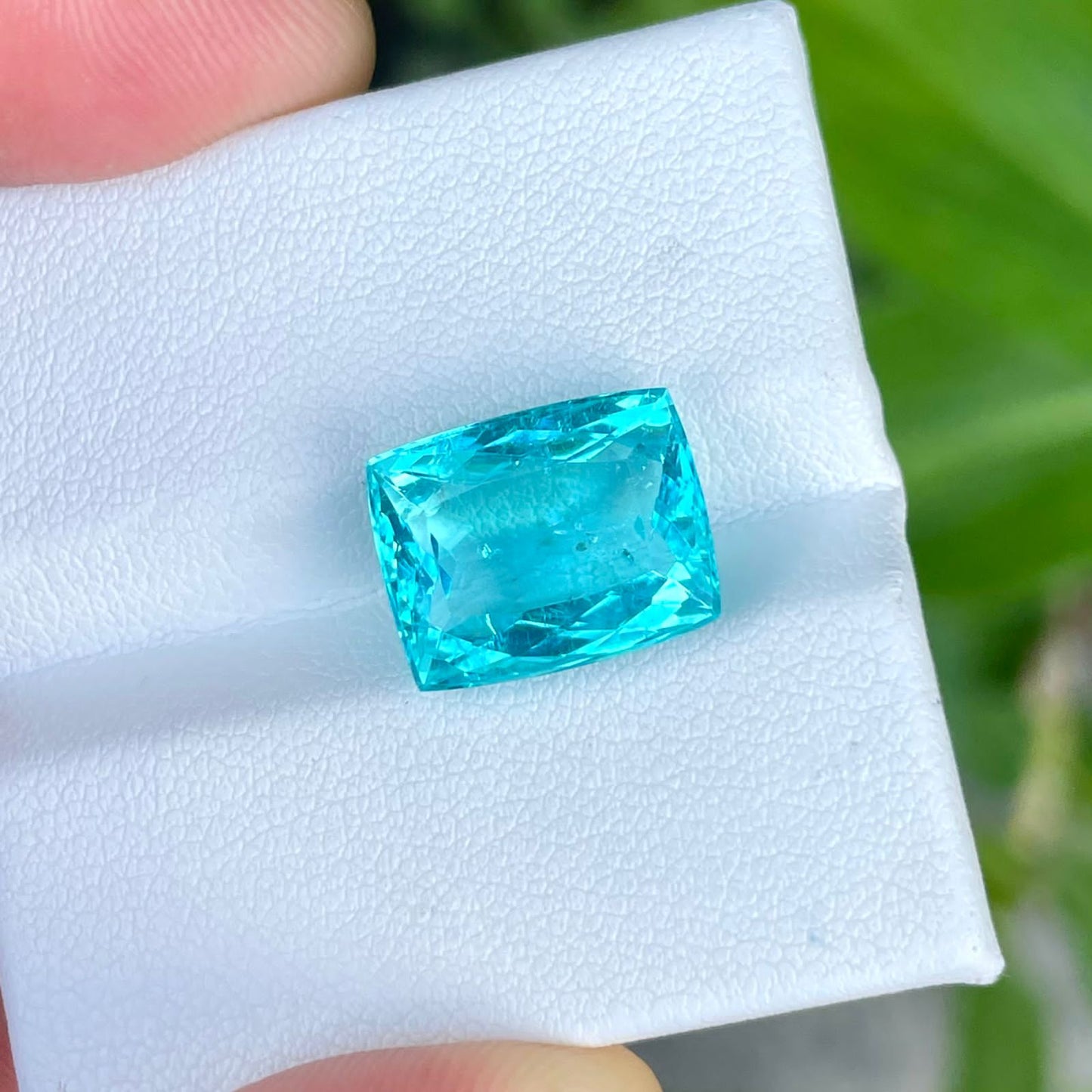 Paraiba Tourmaline 8 ct, rare neon Blue color