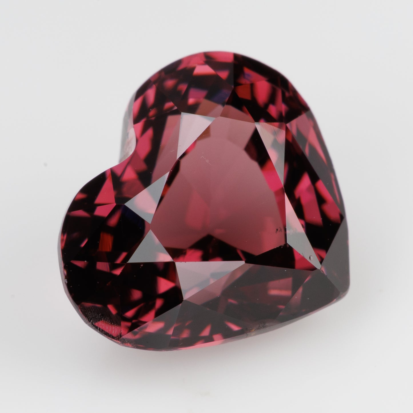 3.6 cts, Faceted Malaya heart shape garnet