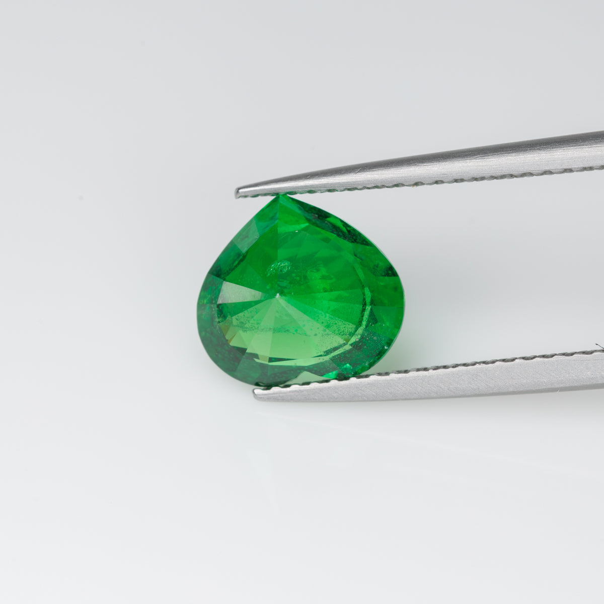 2.5 cts, Perfect cut faceted tsavorite grossular garnet heart shape
