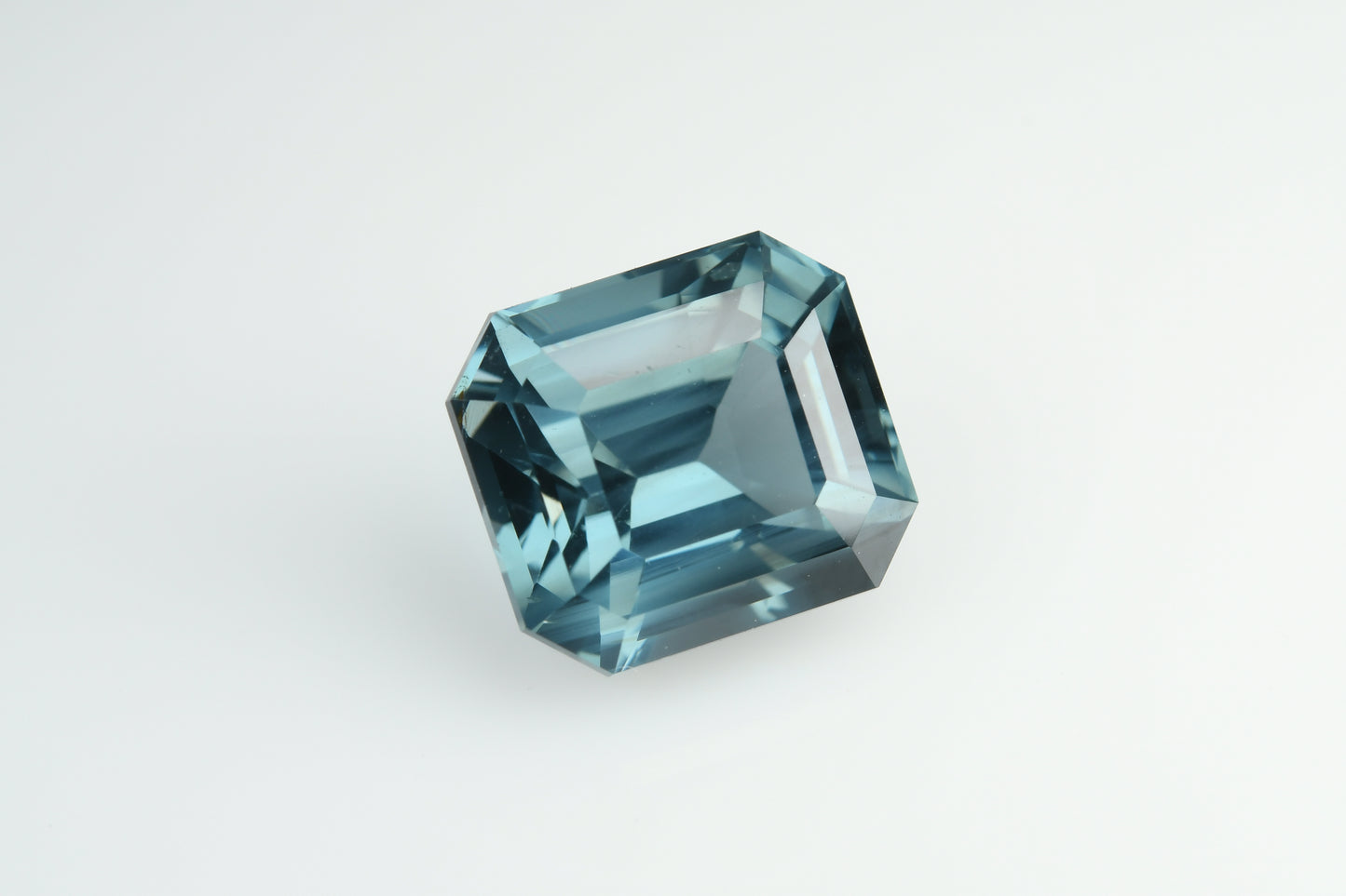 Rare color blue spinel 4.06 ct