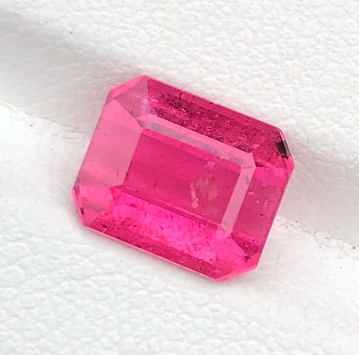 Faceted pink tourmaline, rubellite 2.55 ct