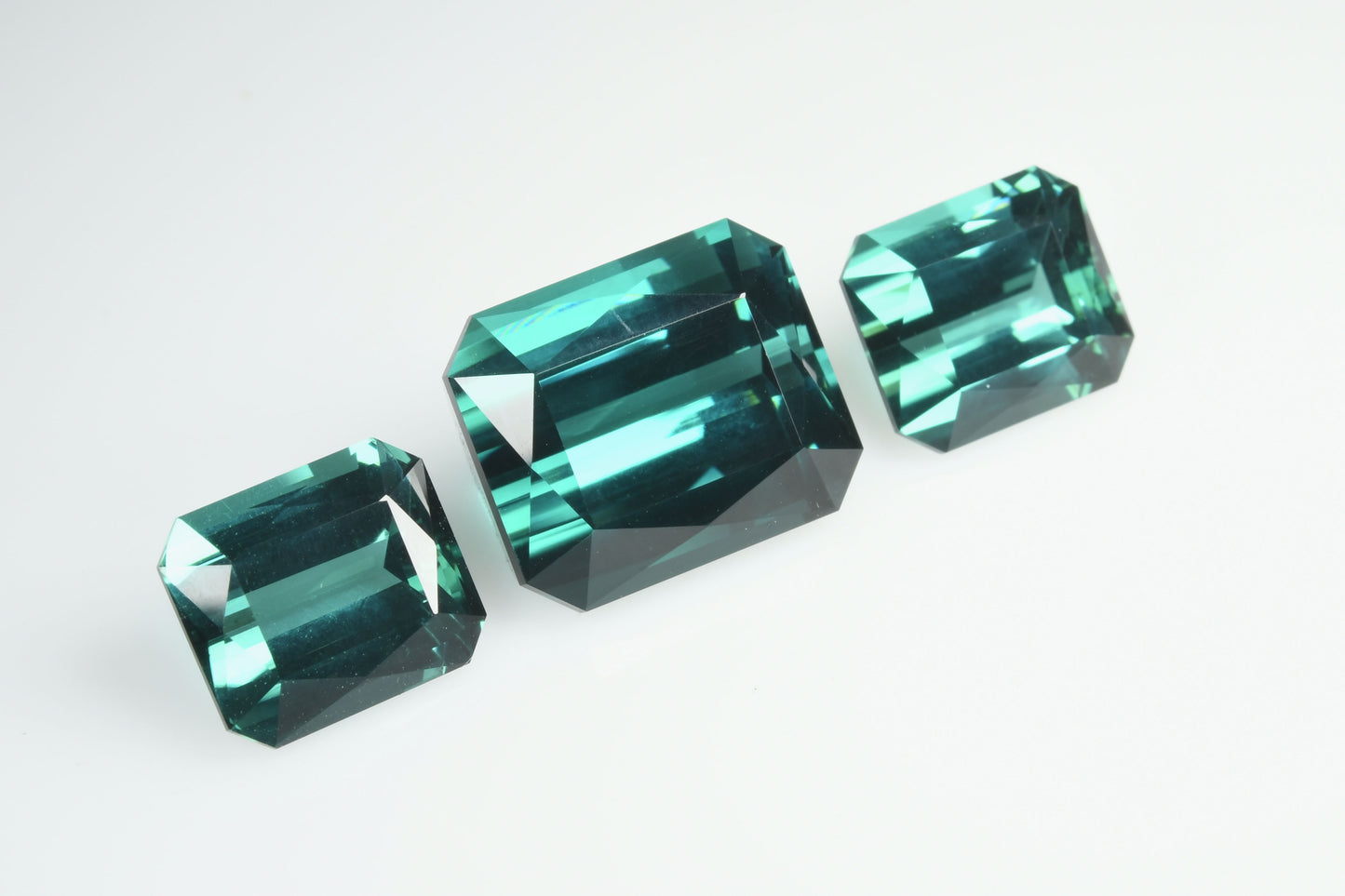 Excellent cutting lagoon tourmaline set 17.32 ct