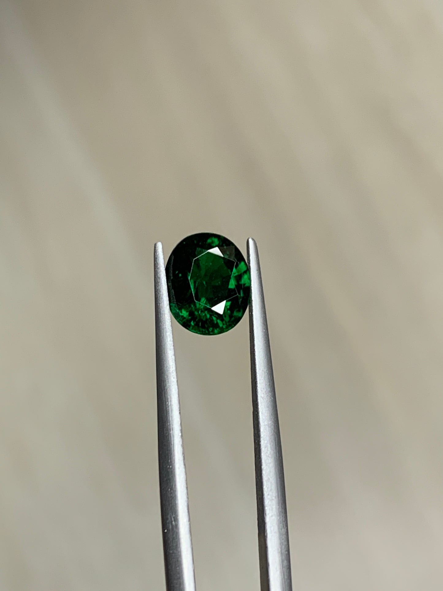 Faceted tsavorite grosullar garnet 2.05 cts