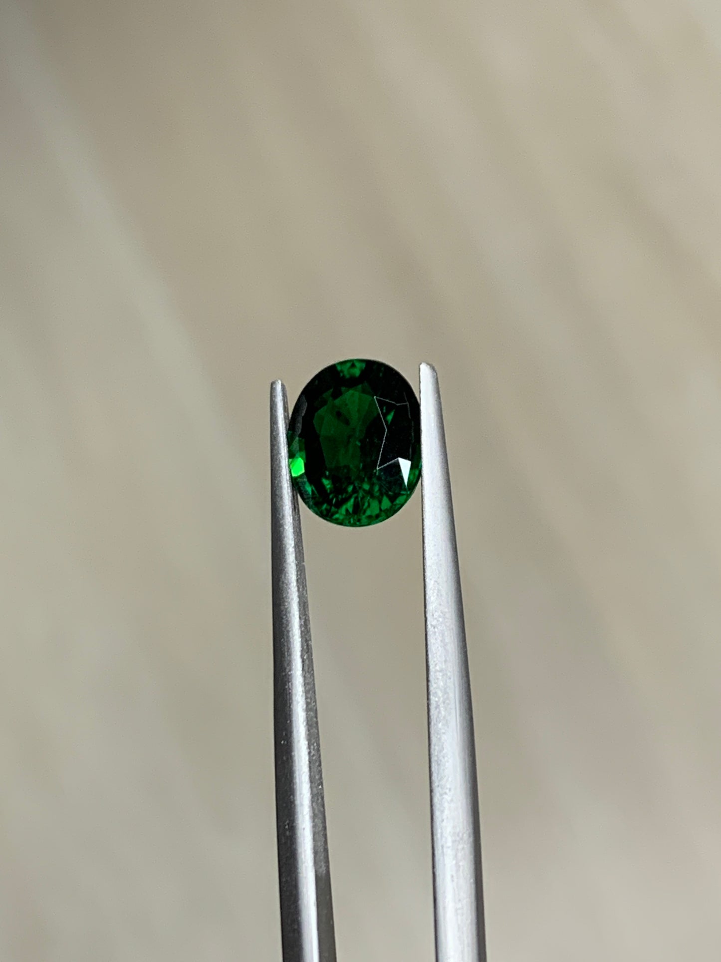 Faceted tsavorite grosullar garnet 2.05 cts