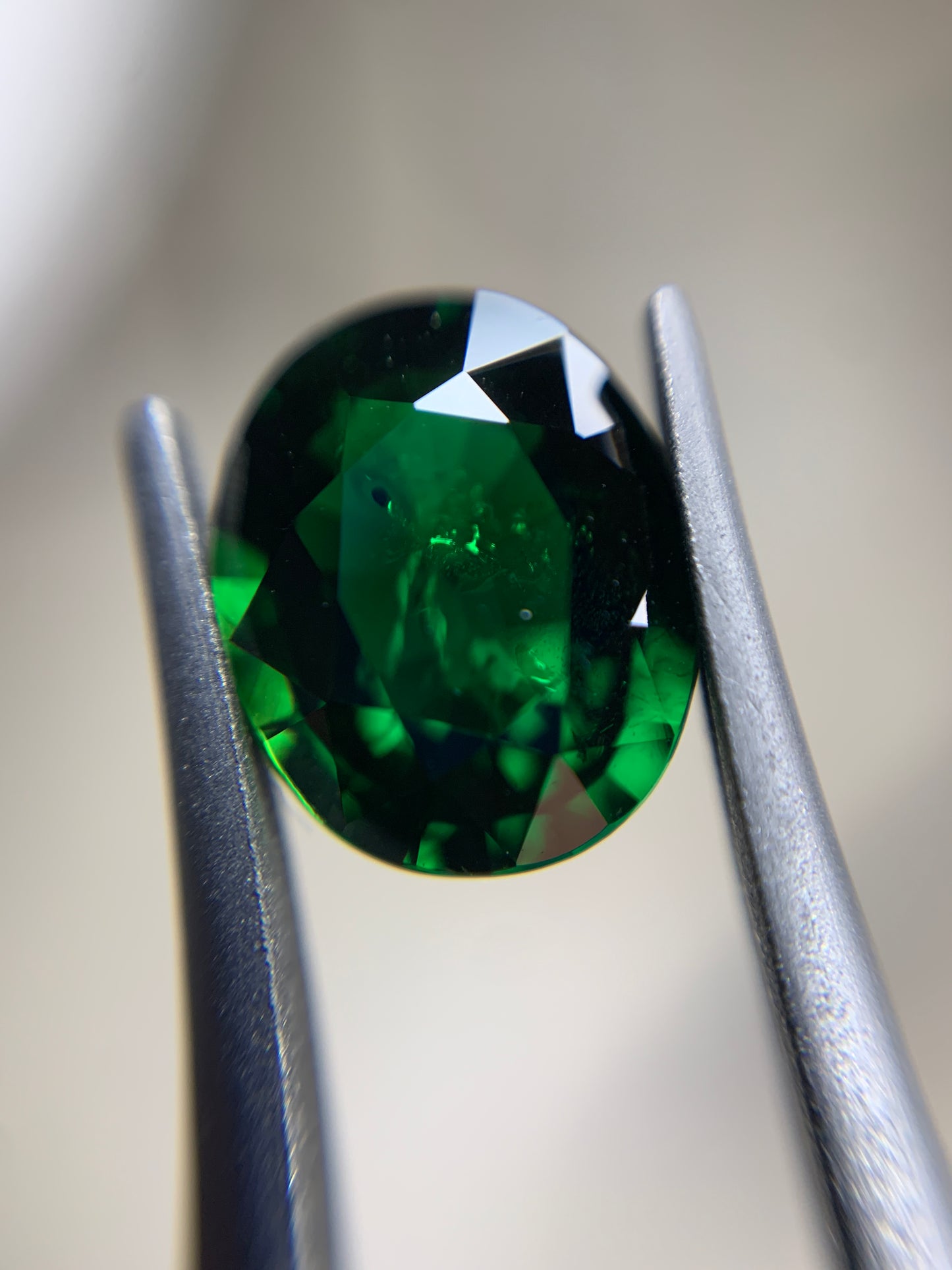 Faceted tsavorite grosullar garnet 2.05 cts