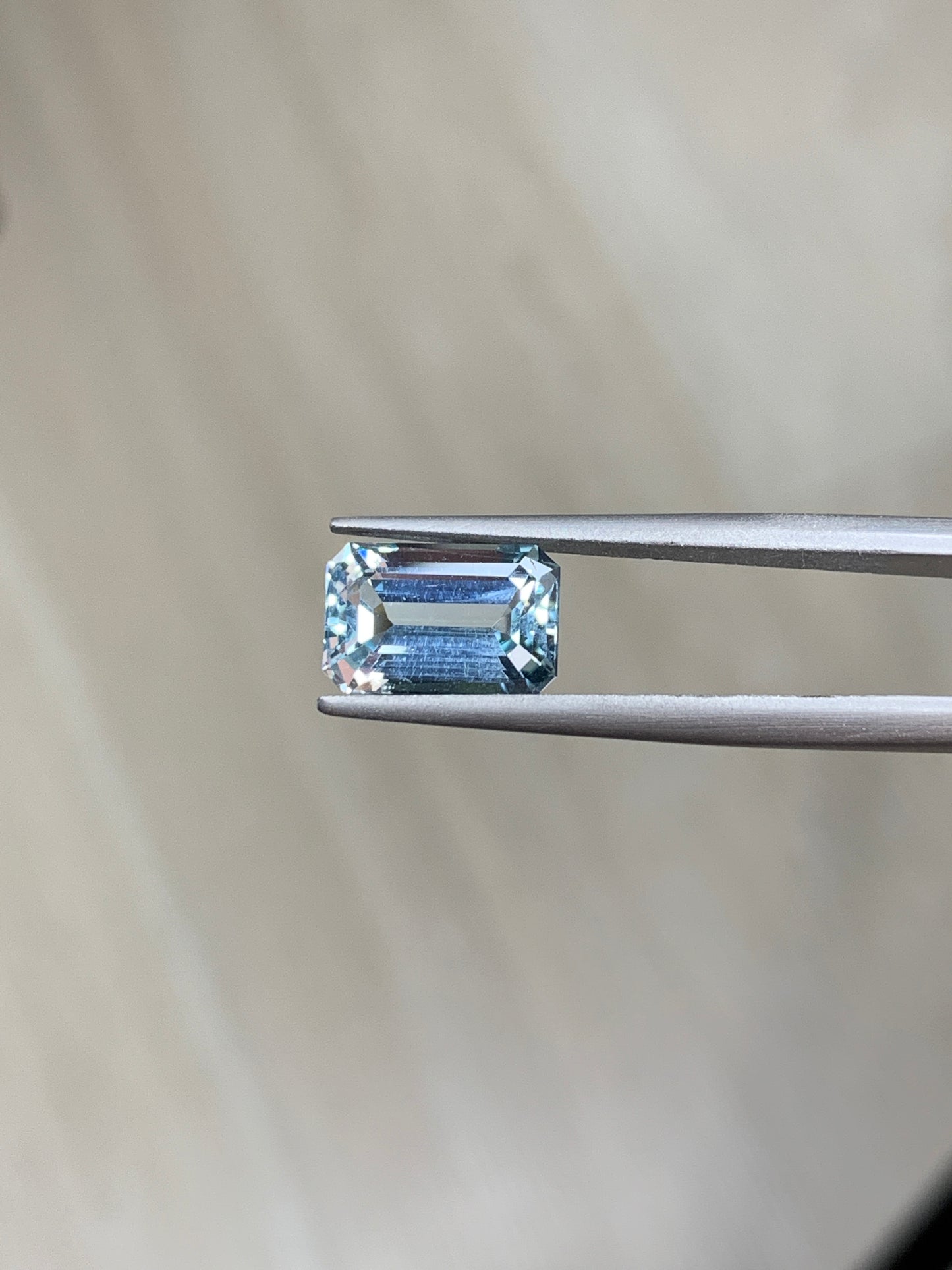 Light blue aquamarine faceted gemstone 3.4 ct