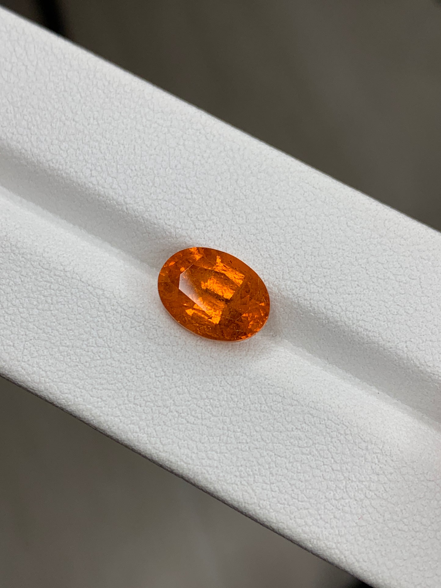 Oval spessartite garnet, Mandarin garnet 5.2 cts
