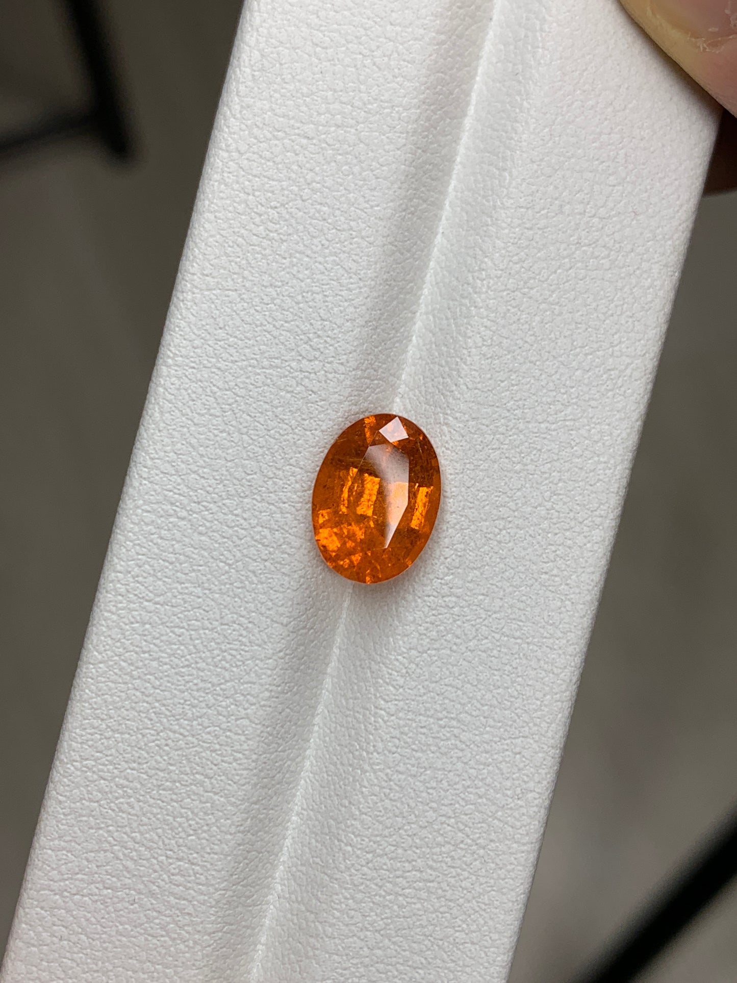 Oval spessartite garnet, Mandarin garnet 5.2 cts