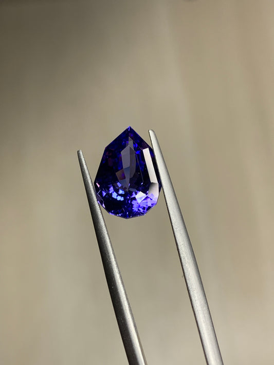 Faceted tanzanite 5.54 ct