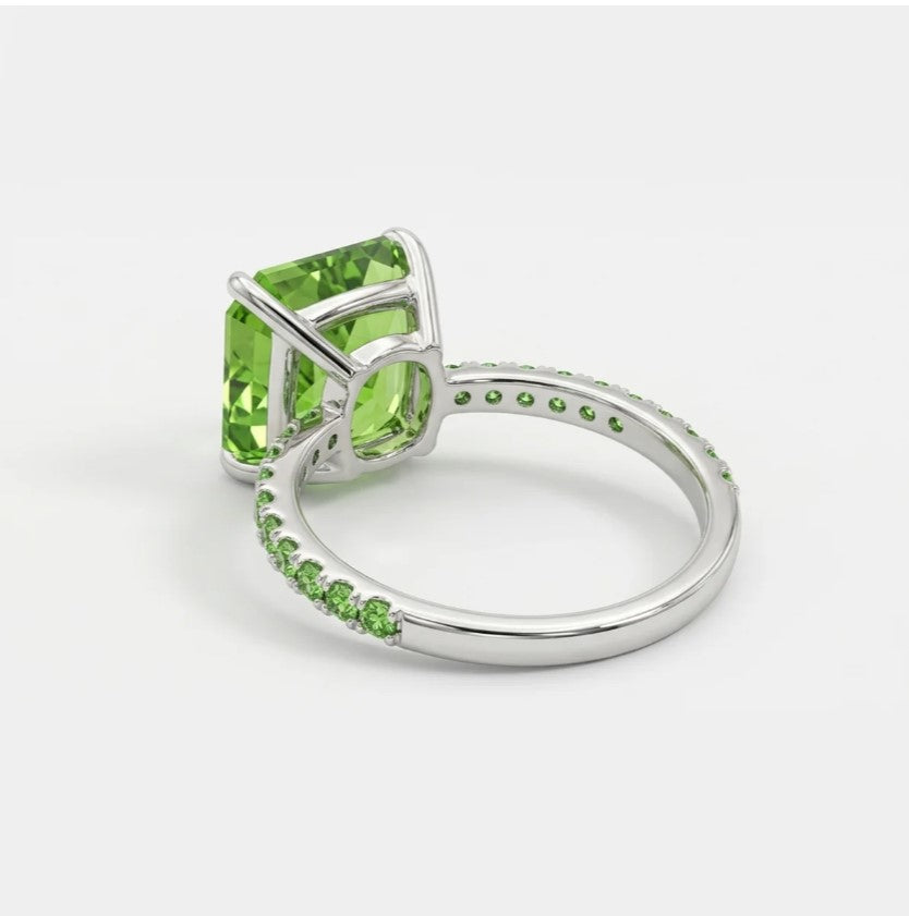 Peridot and demantoids golden ring, 7 size
