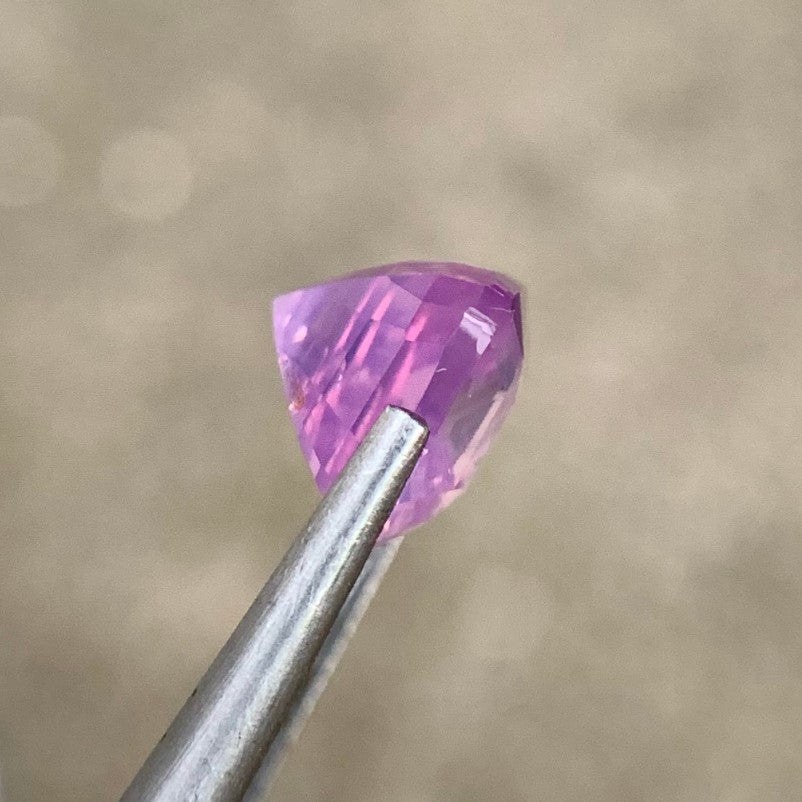 Faceted natural pink sapphire, 6 ct