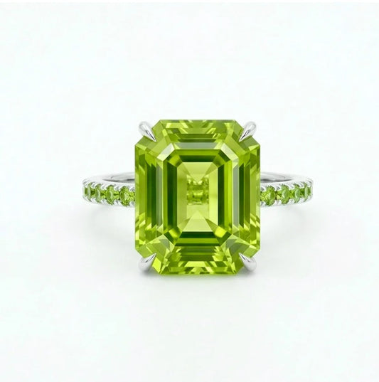 Peridot and demantoids golden ring, 7 size
