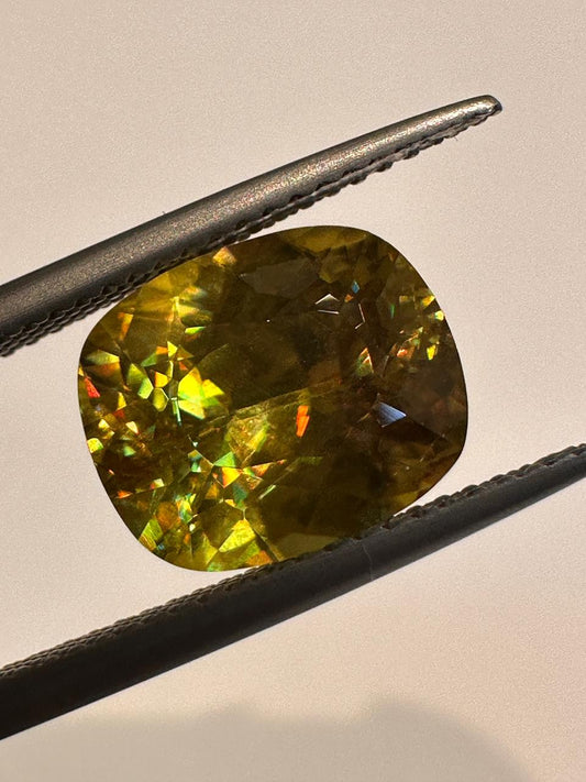 Yellow faceted sphen 5.23 ct