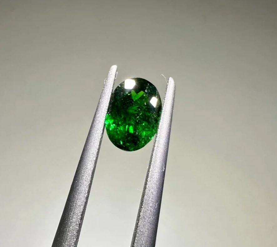 Faceted tsavorite garnet 0.93 ct