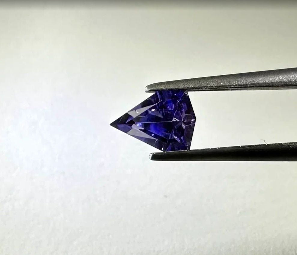 Heated certified Ceylon Sapphire 1 ct