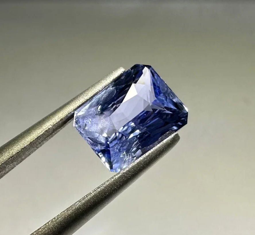 Natural unheated sapphire 1.66 ct