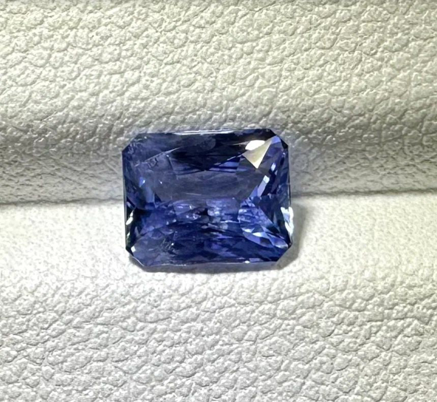 Natural unheated sapphire 1.66 ct