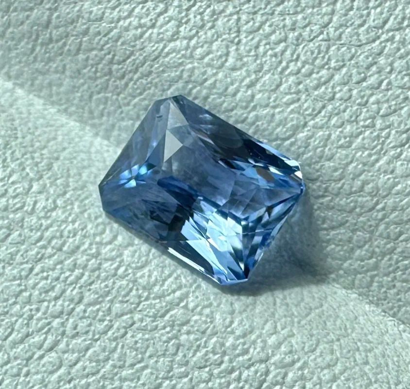 Natural unheated sapphire 1.66 ct