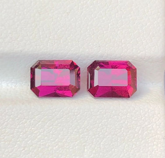 Pair of rhodolite almandine garnet 3.95 ct