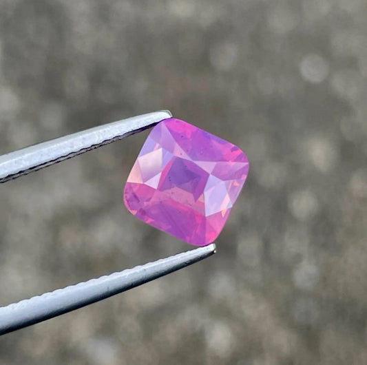 Faceted Pinkish Purple Sapphire 4.16 ct