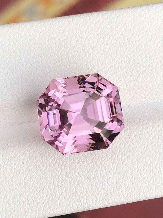 Faceted kunzite 13.7 ct