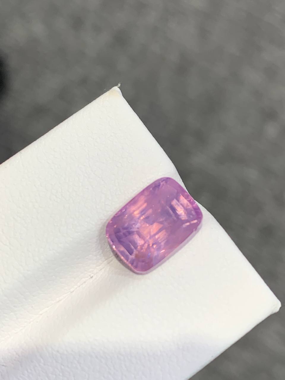 Faceted natural pink sapphire, 6 ct