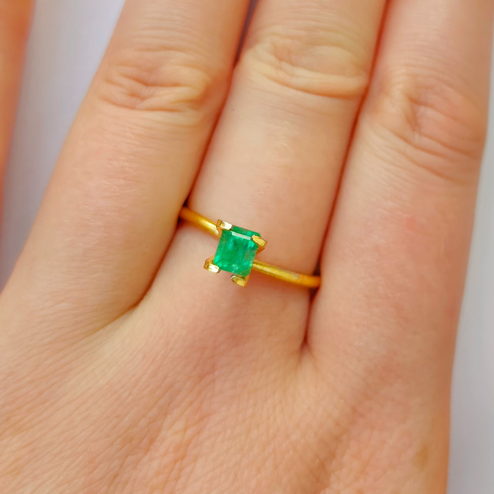 Faceted natural emerald 0.43 ct