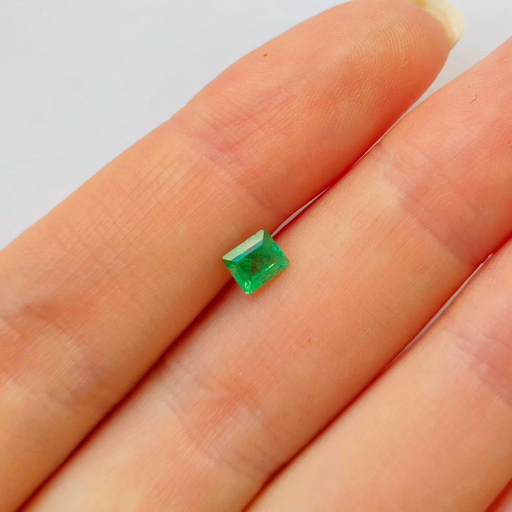 Faceted natural emerald 0.43 ct