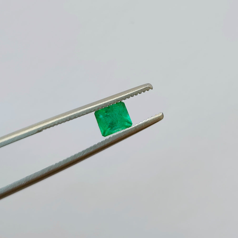 Faceted natural emerald 0.43 ct