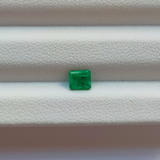 Faceted natural emerald 0.43 ct
