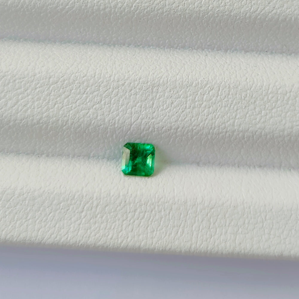 Faceted natural emerald 0.2 ct