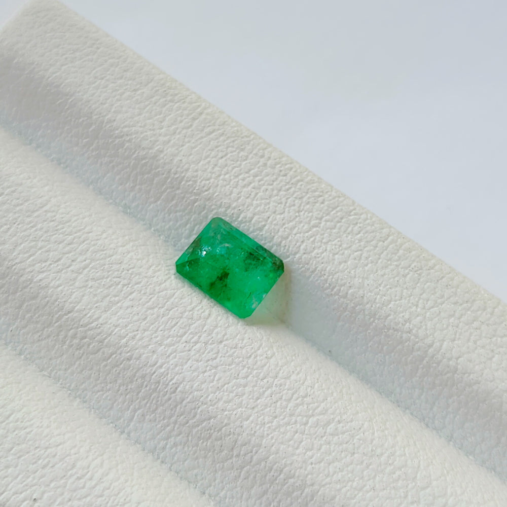 Faceted natural emerald 0.9 ct