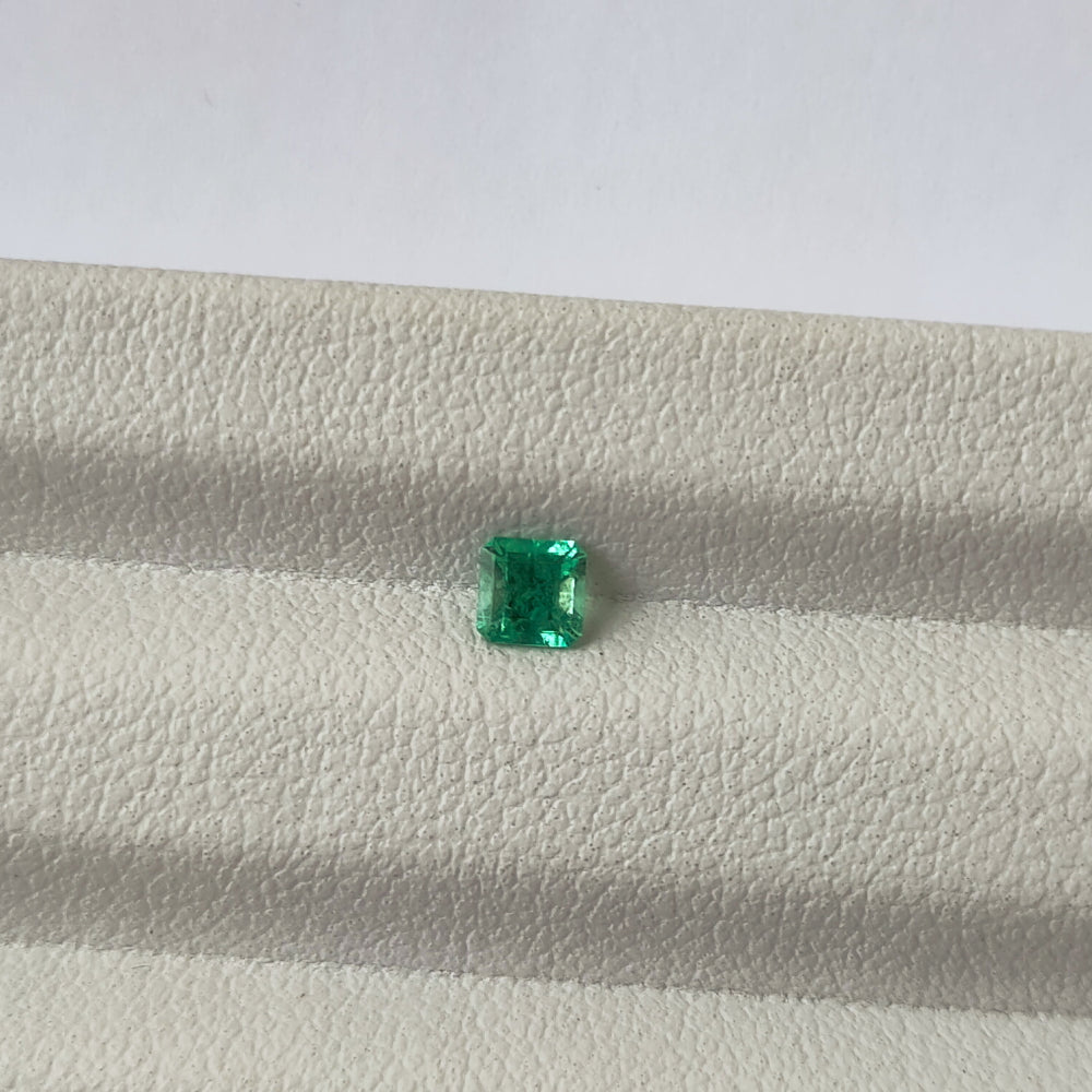Faceted natural emerald 0.2 ct