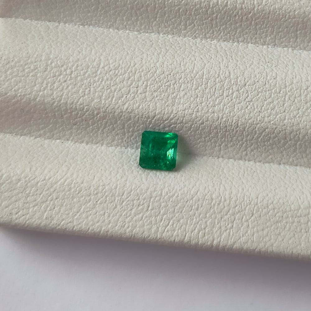 Faceted natural emerald 0.2 ct