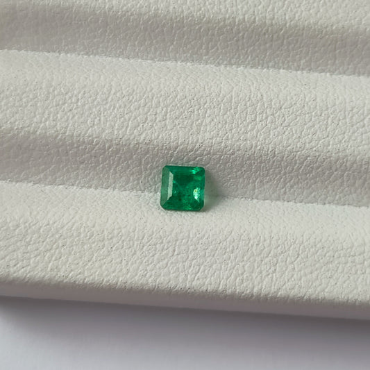 Faceted natural emerald 0.2 ct