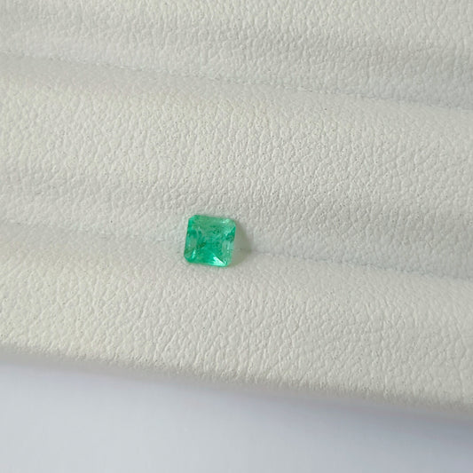 Faceted natural emerald 0.2 ct